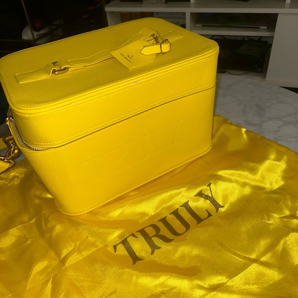 Truly Luxury Travel Trunk Vegan Leather NWOB 12.6x7.8x8.2 inch - Picture 2 of 13